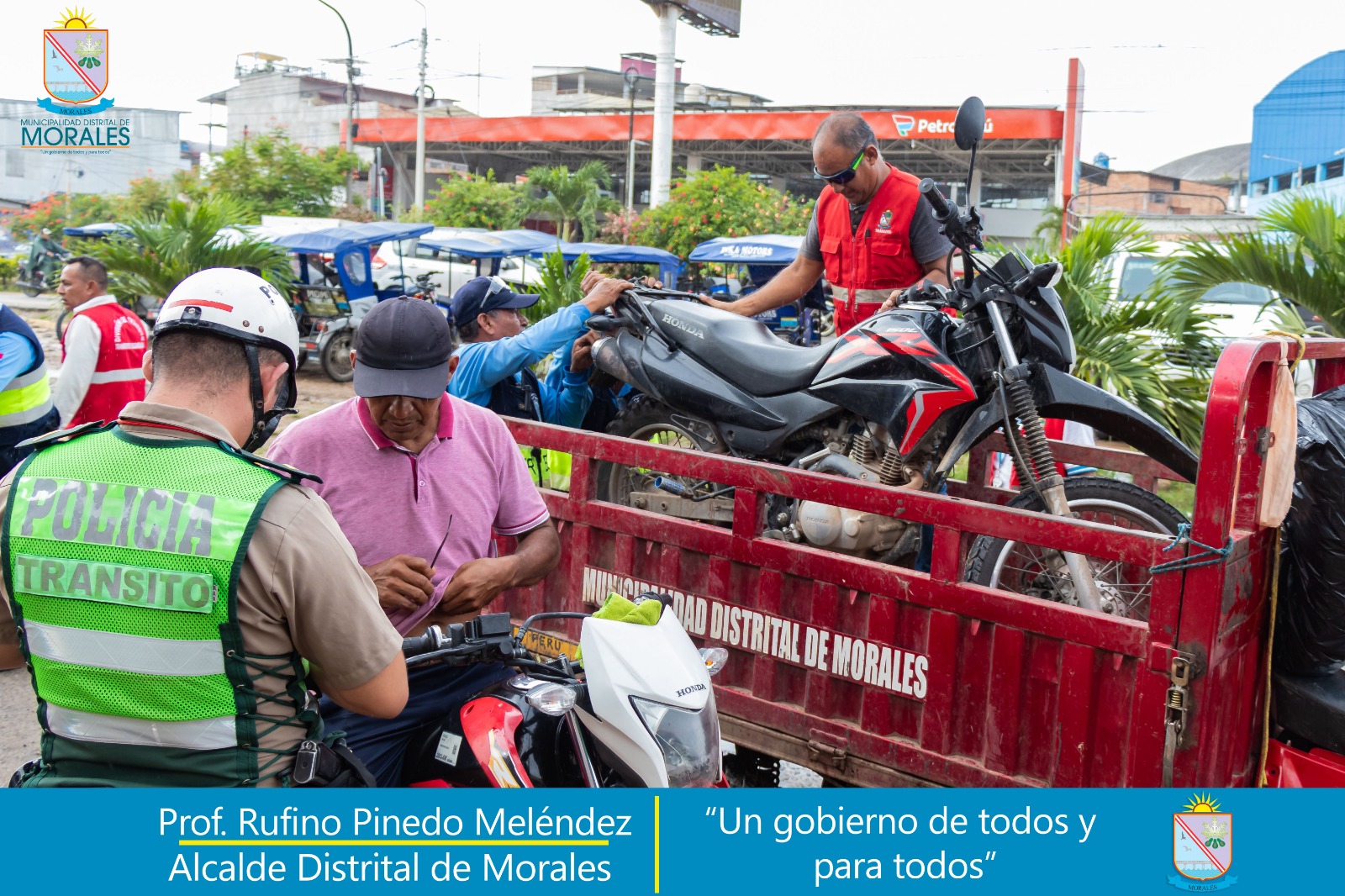 SANCIONAN A CHOFERES POR ESTACIONAR SUS UNIDADES EN ZONAS NO AUTORIZADAS DEL DISTRITO DE MORALES.